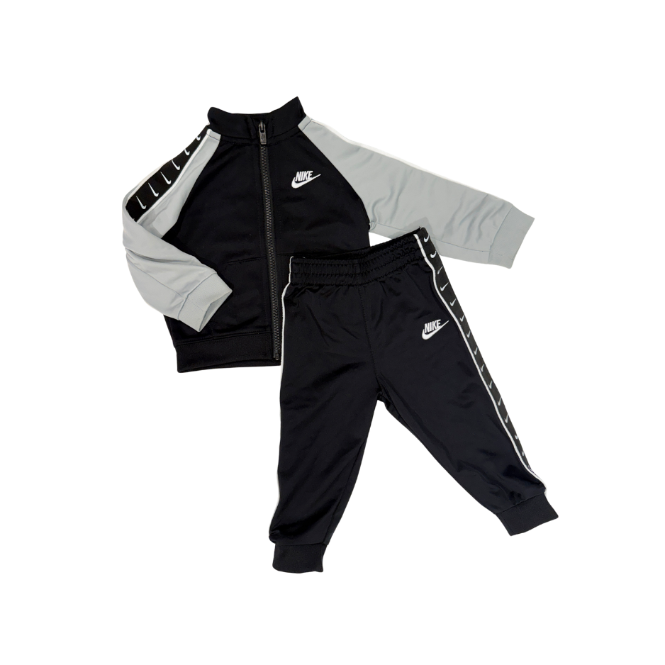 Nike Set of 2 | Jacket & Pants | 9M