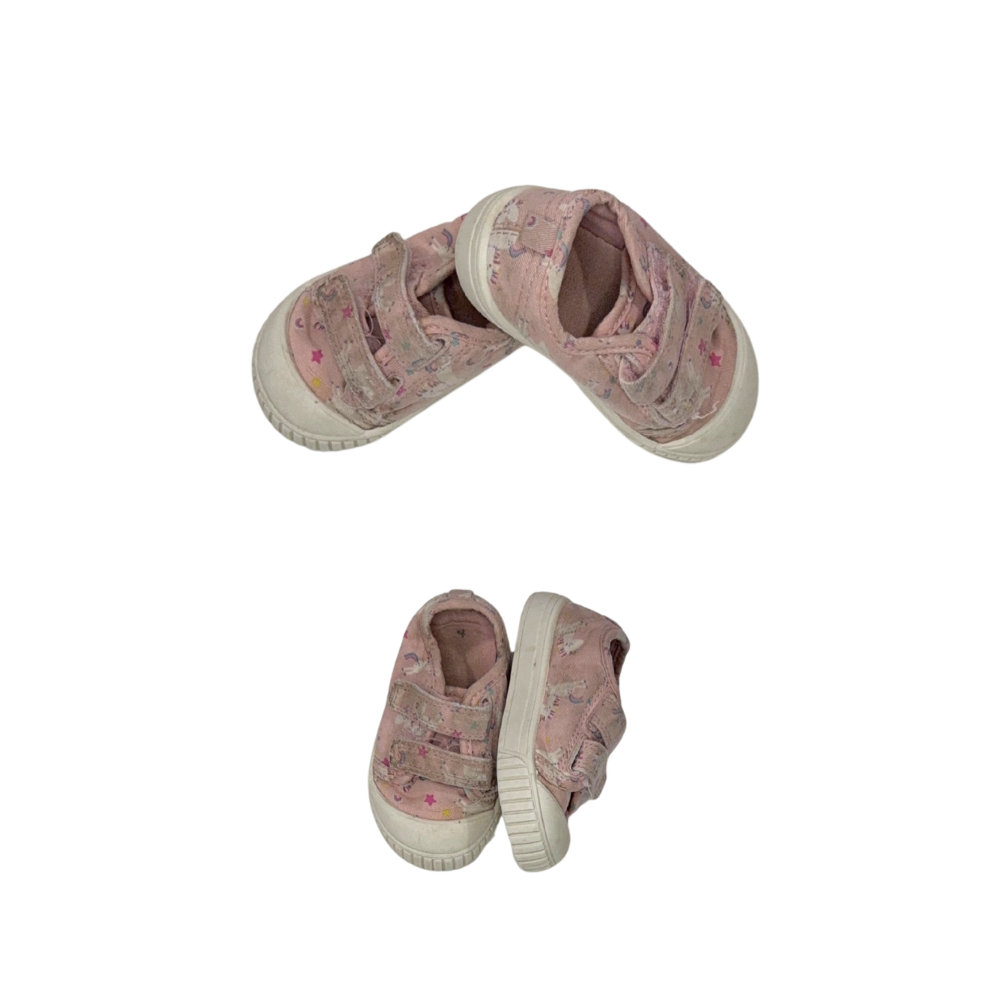 Pink with unicorn shoes | Toddler 4